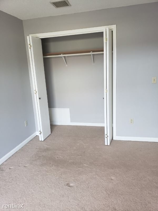 Building Photo - 112 Pierpont Rd
