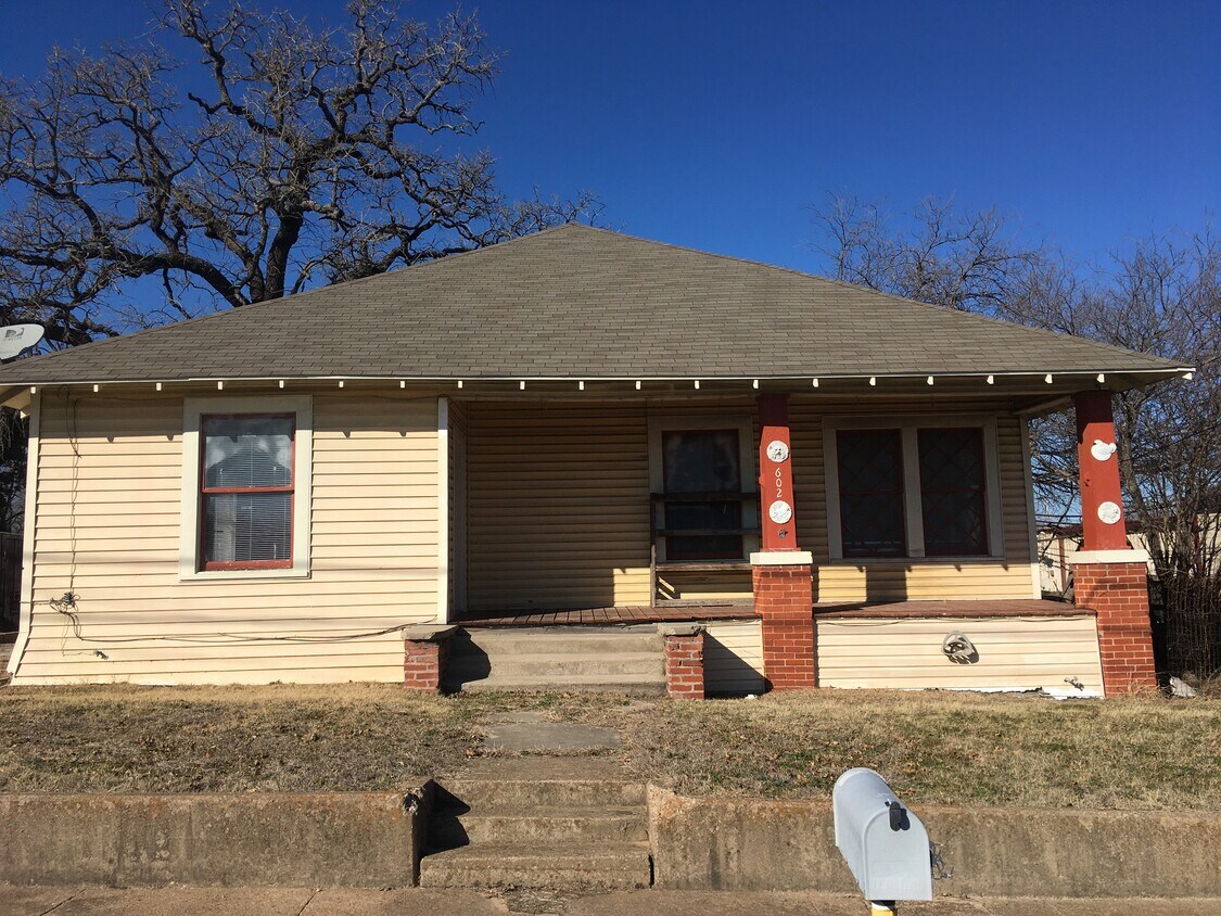 front of house - 602 Palo Pinto St