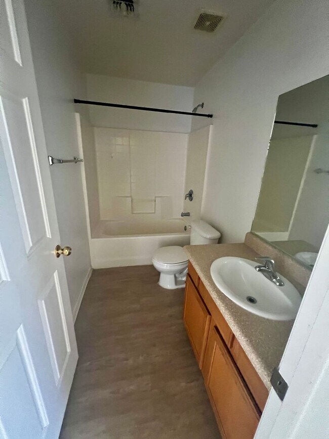 Building Photo - 6685 Ocotillo Ave