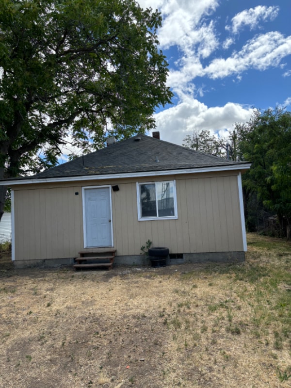 Building Photo - 707 N 12th Ave