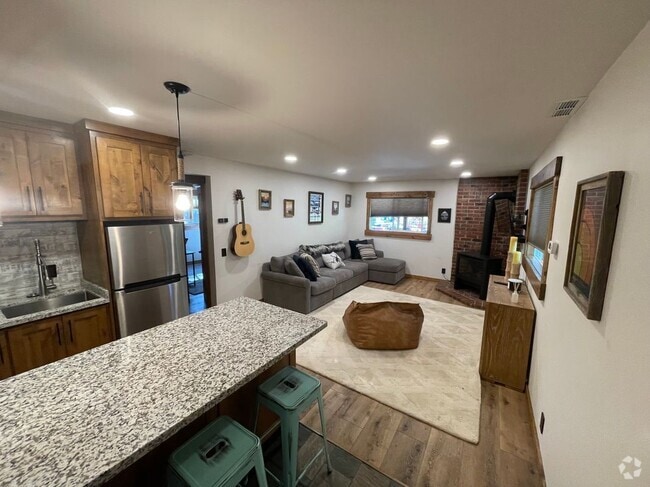 Building Photo - 11869 Deerfield Dr