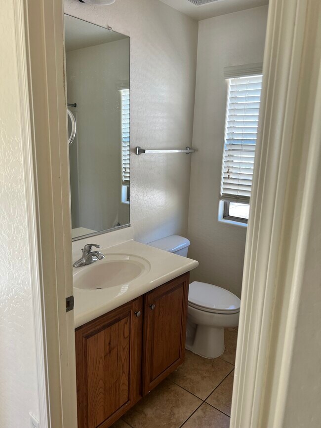 Foto del edificio - 14072 W Country Gables Dr