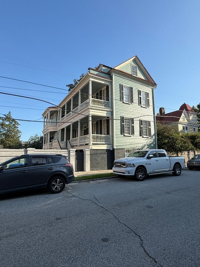 Building Photo - 38 Bull St