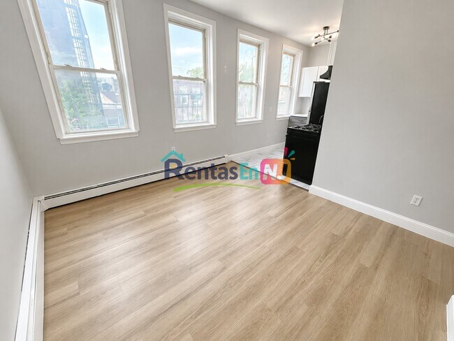 Foto del edificio - 596 River St