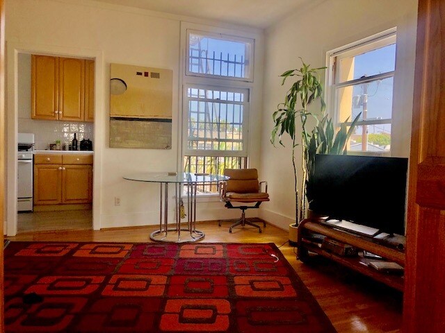 Building Photo - 21 Ozone Ave