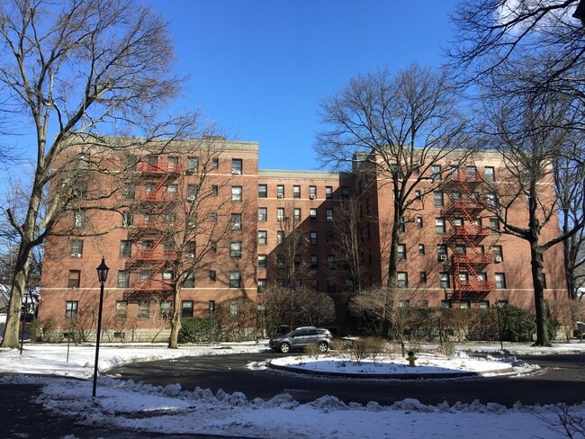 Building Photo - 111 Larchmont Acres