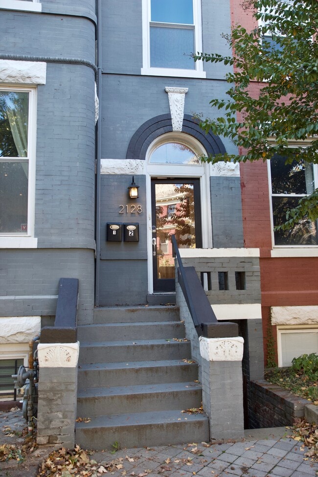 Building Photo - 2128 1st St NW