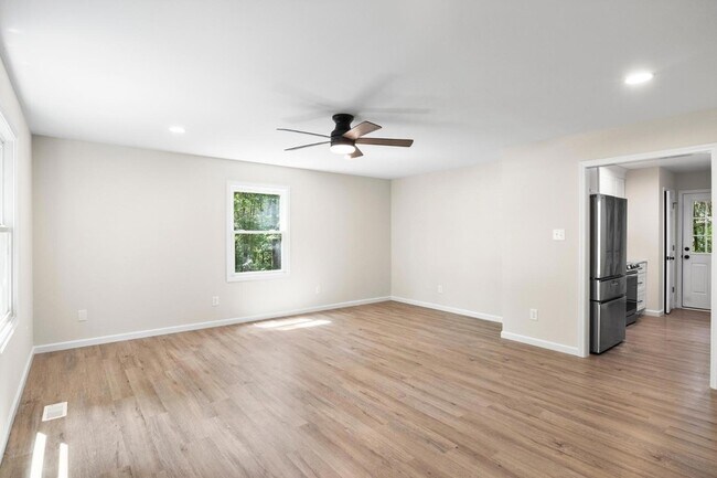 Foto del edificio - 2200 Caroline Dr