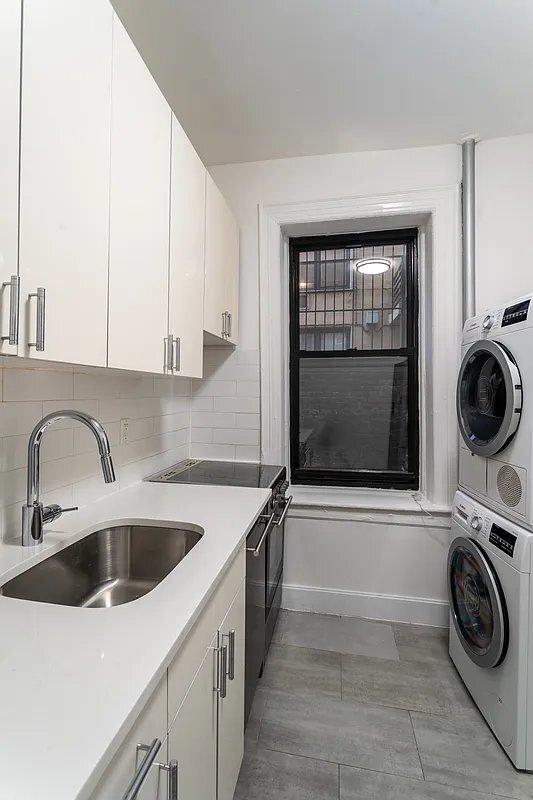 Foto del edificio - 443 E 88th St