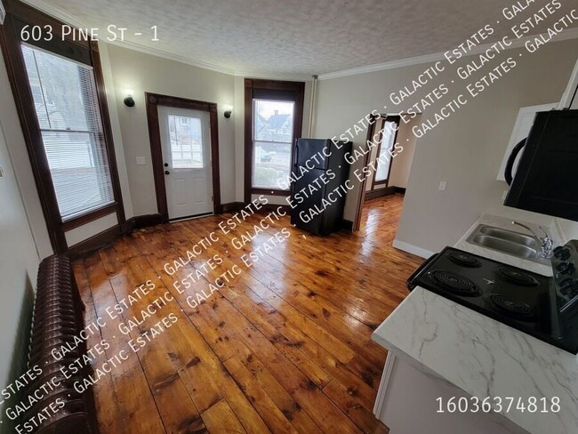 Building Photo - 603 Pine St