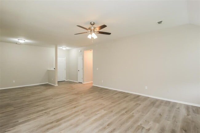 Foto del edificio - 6104 SE 84th St