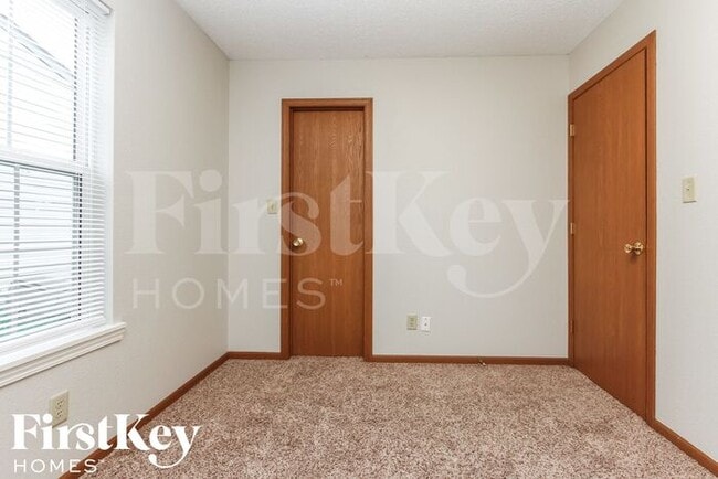Building Photo - 6231 Longmeadow Dr