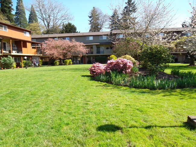 Oak Grove Apartments Milwaukie