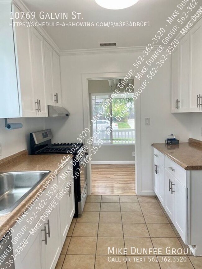 Building Photo - Culver City Quiet and Cozy 2 Bedroom Home
