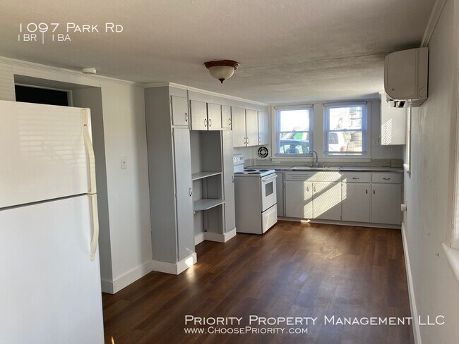 Building Photo - 1097 Park Rd