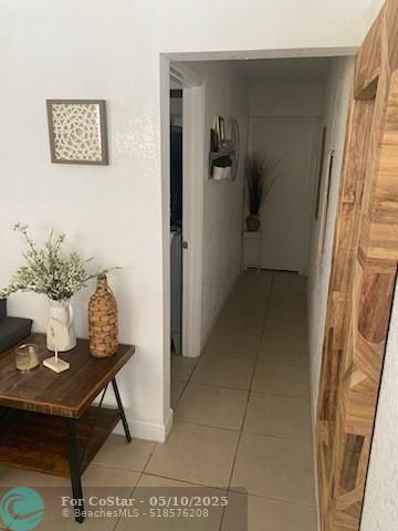Foto del edificio - 841 NE 40th St