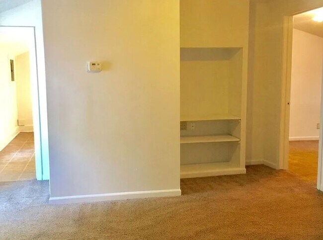 Foto del edificio - 108 N Hamilton St