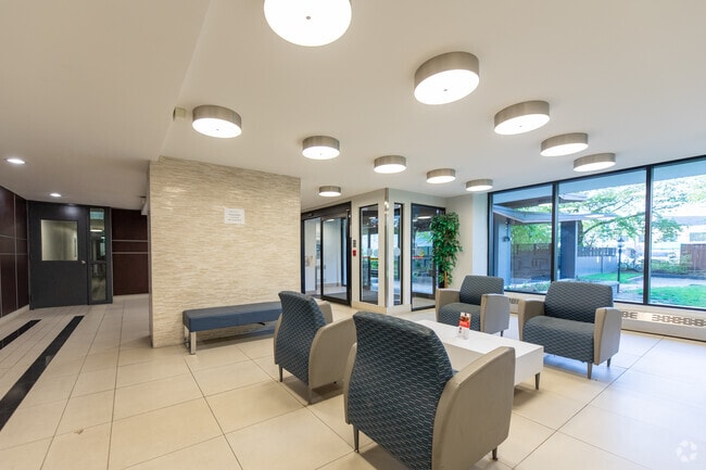 Lobby - 1080 Kingston