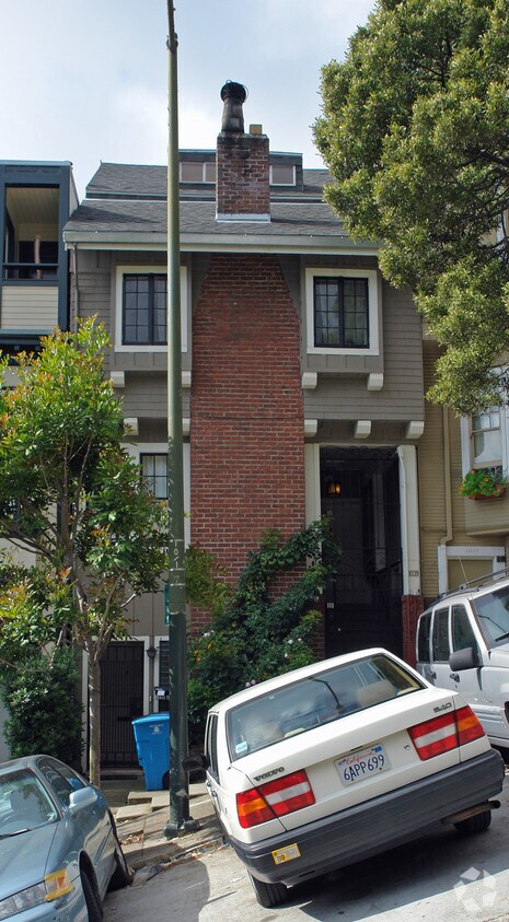 Building Photo - 1037 Broadway