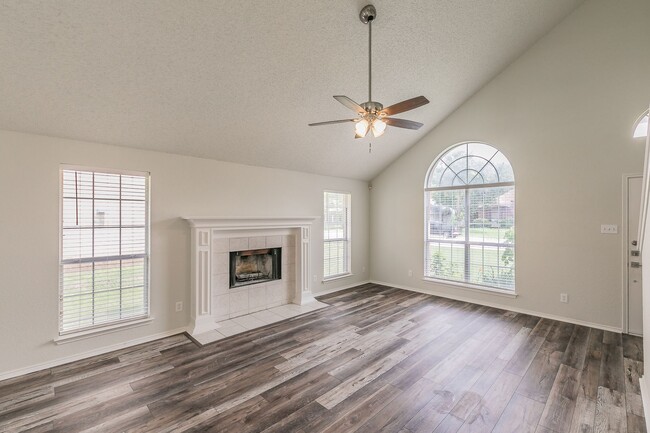Building Photo - Coming Soon! 2 Story, 3 Bedroom Home in Be...