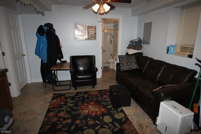 Foto del edificio - 2 br, 1 bath  - 416 E Huron St # 1 #1