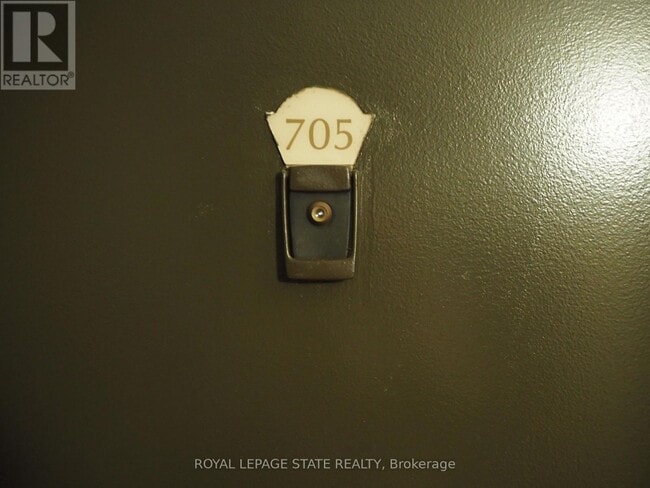 Building Photo - 6720 Glen Erin Dr