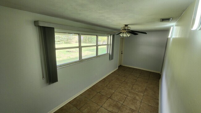 Bonus room - 2815 Lake Arnold Pl