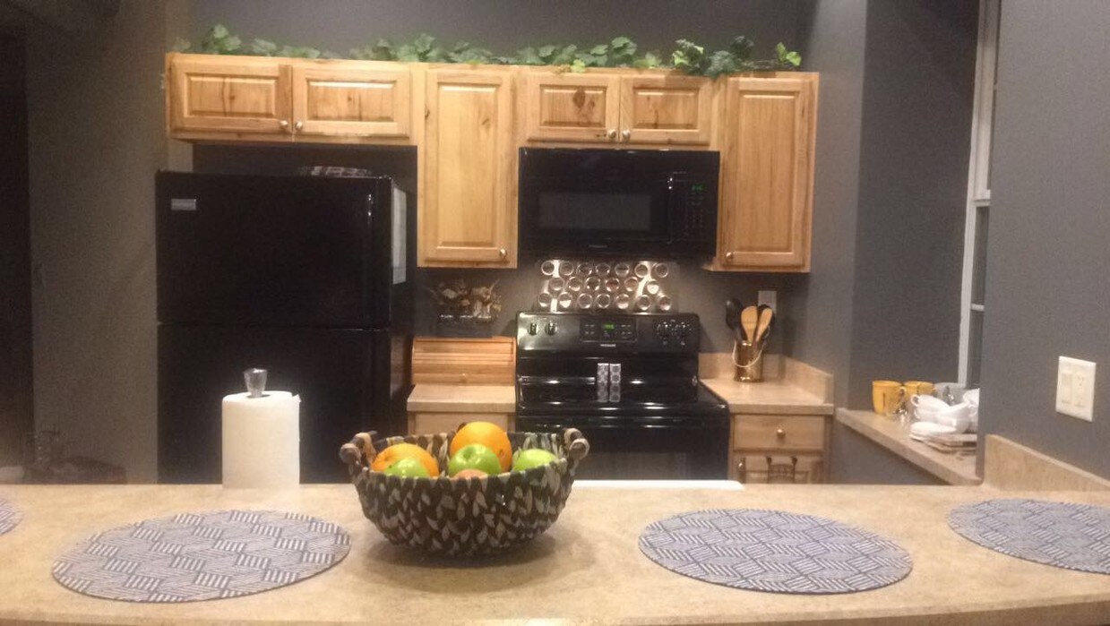 Kitchen Breakfast Bar - 31260 WI-83