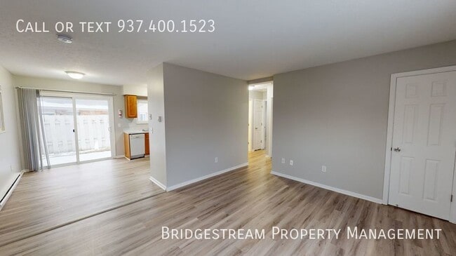 Building Photo - Updated 2 bedroom, 1 bath unit in Huber He...