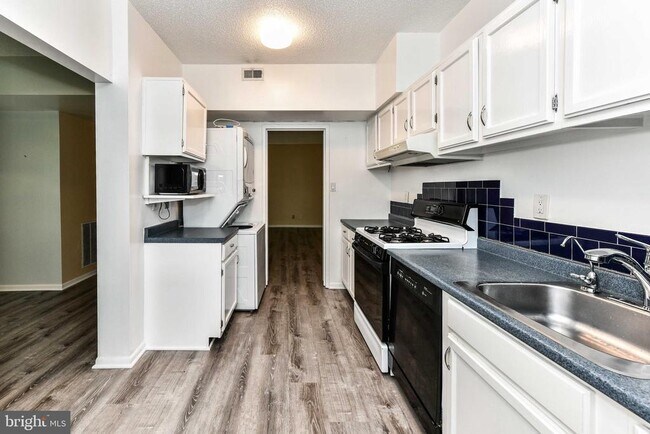 Foto del edificio - 11831 Shire Ct