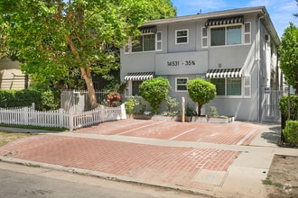Building Photo - 14531 Dickens St