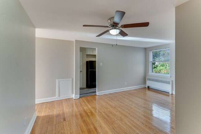 Foto del edificio - 6766 Blakemore St