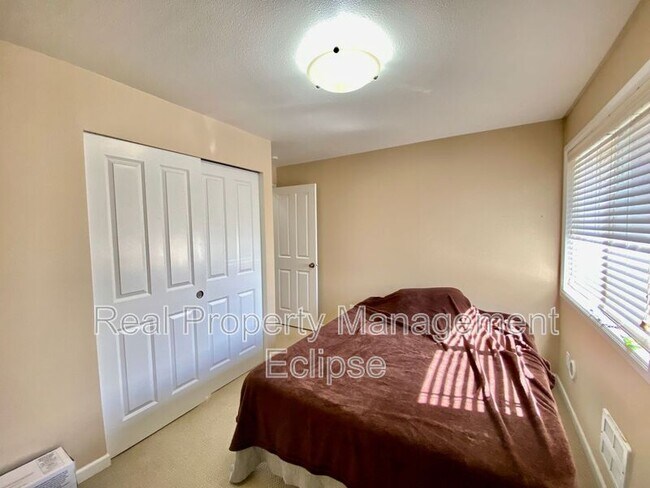 Foto del edificio - 504 142nd Ave SE