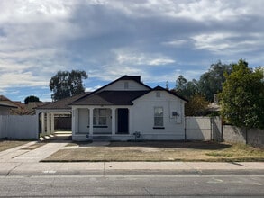 Building Photo - 423 E Crescent Ave