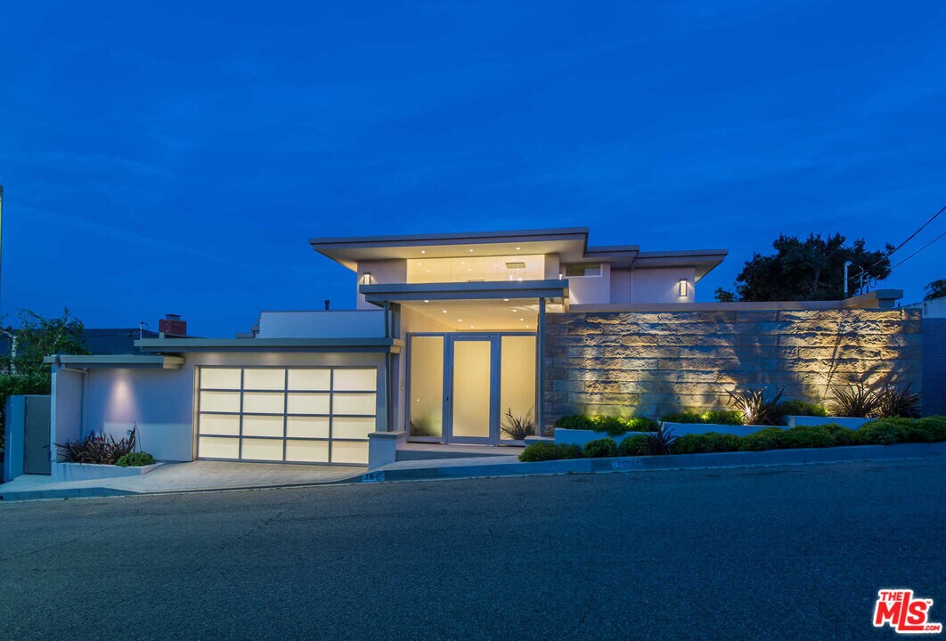 Foto principal - 3642 Beverly Ridge Dr