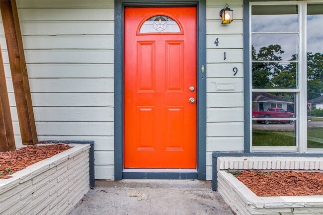 Photo - 419 E 42nd St House