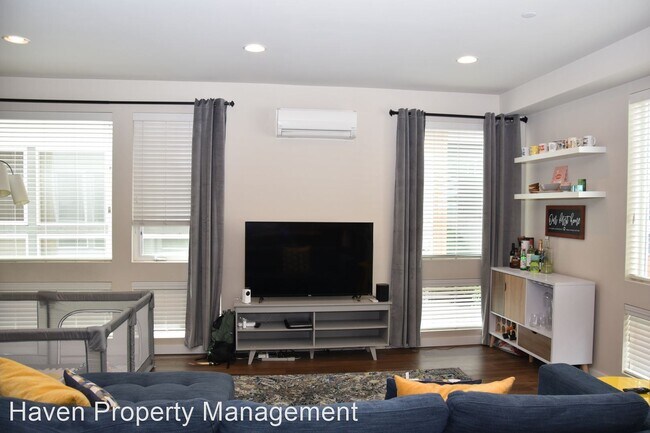 Building Photo - 3 br, 2.5 bath House - 2376 Court G