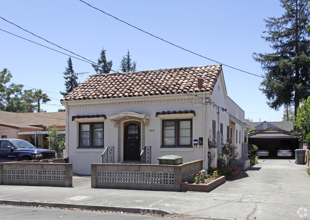 Primary Photo - 469 Clifton Ave