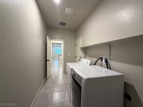 Building Photo - 7473 Garnet Moon St
