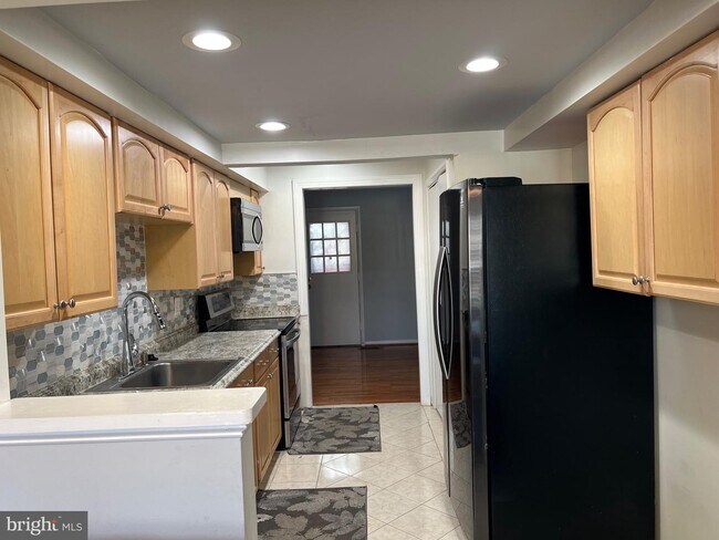 Foto del edificio - 6455 Rockshire St