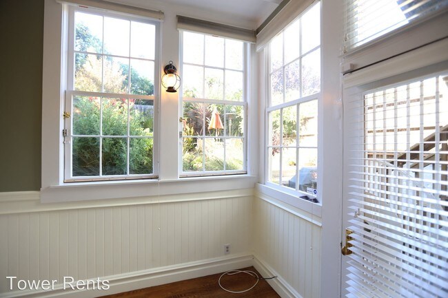 Building Photo - 2 br, 1.5 bath Apartment - 3882 23rd Street