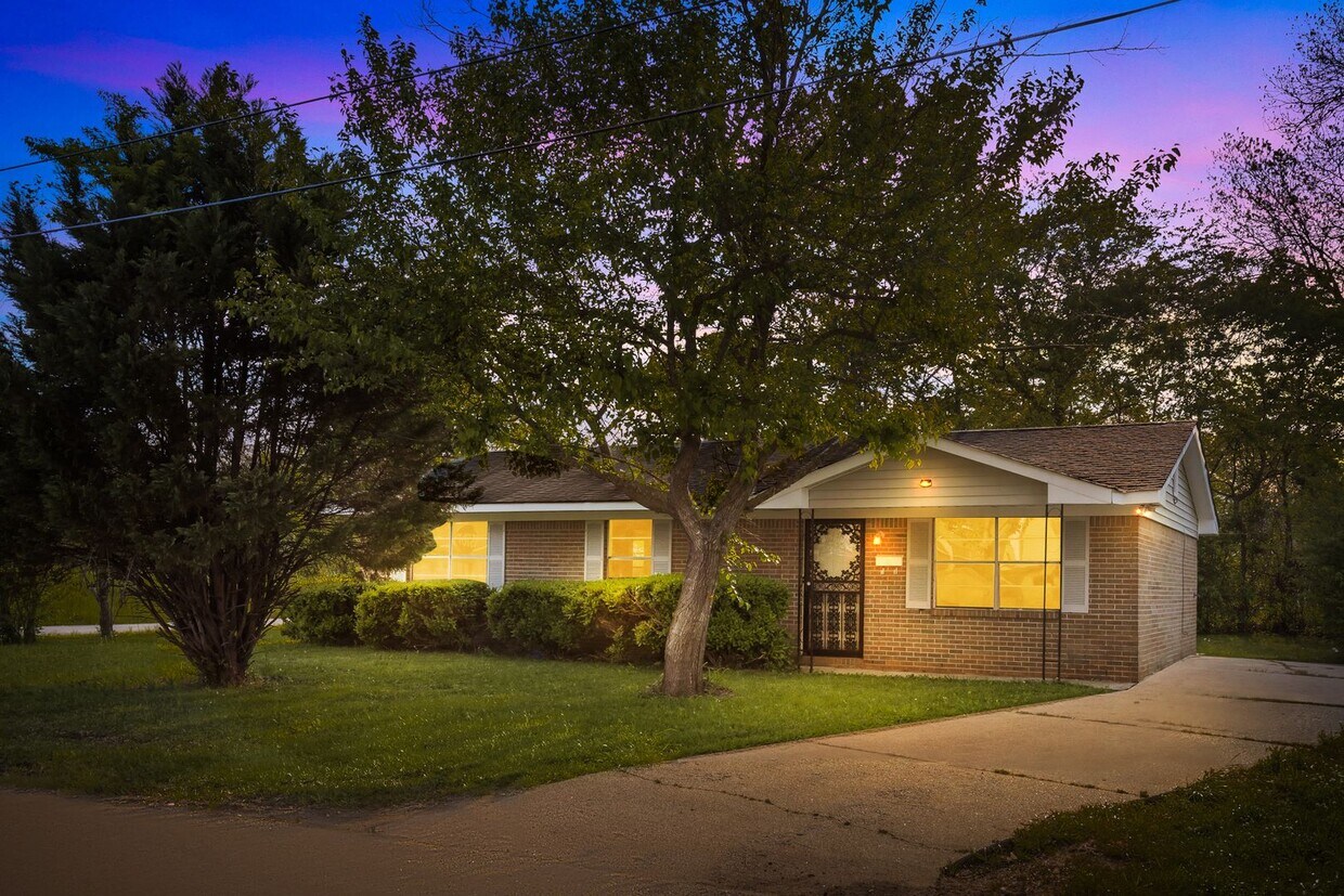Foto principal - Charming 3 Bedroom, 2 Bathroom house