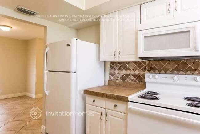 Foto del edificio - 911 SW 69th Ave