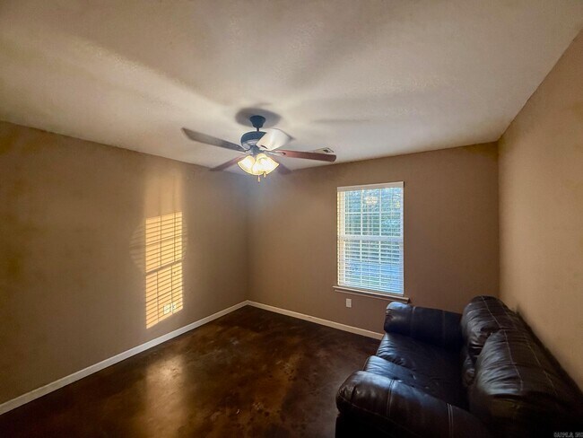 Foto del edificio - 8900 Eskabar Dr