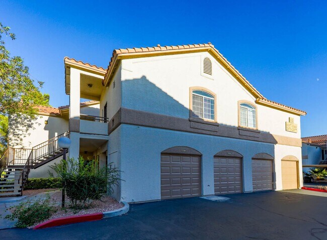 Foto del edificio - 2 Bedroom 2nd Floor West Vegas Condo