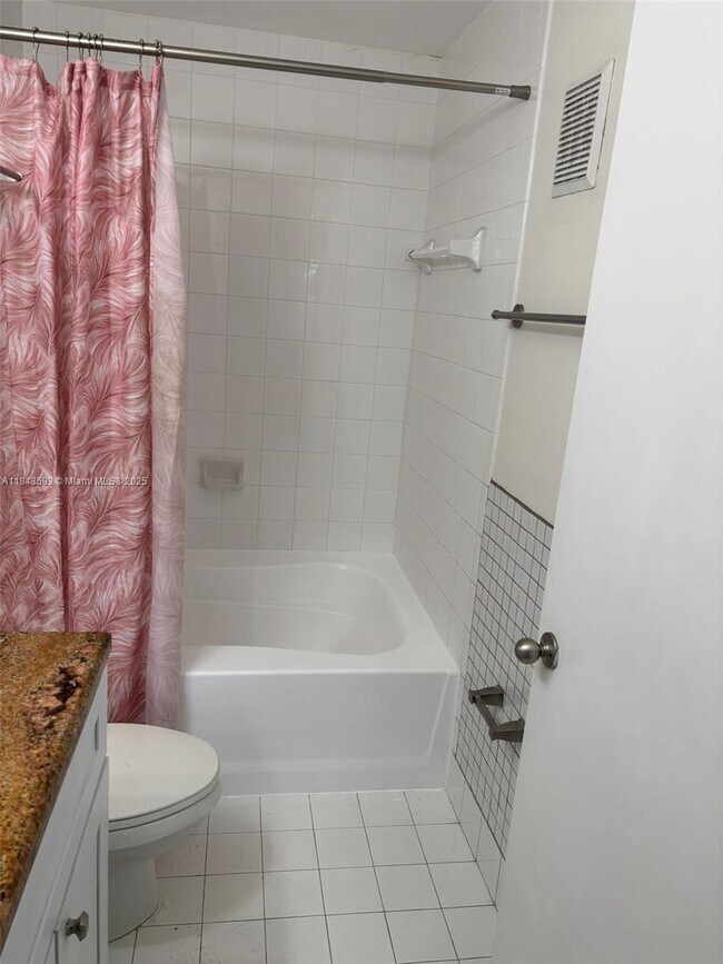 Foto del edificio - 2081 Renaissance Blvd
