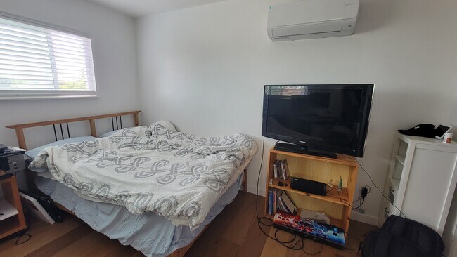 Bedroom - 1132 Gleneagles Ter