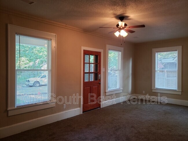 Building Photo - 2213 Valmar St