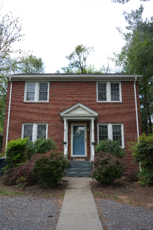 Primary Photo - 1044 N Main St