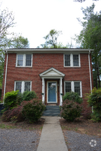 Building Photo - 1044 N Main St